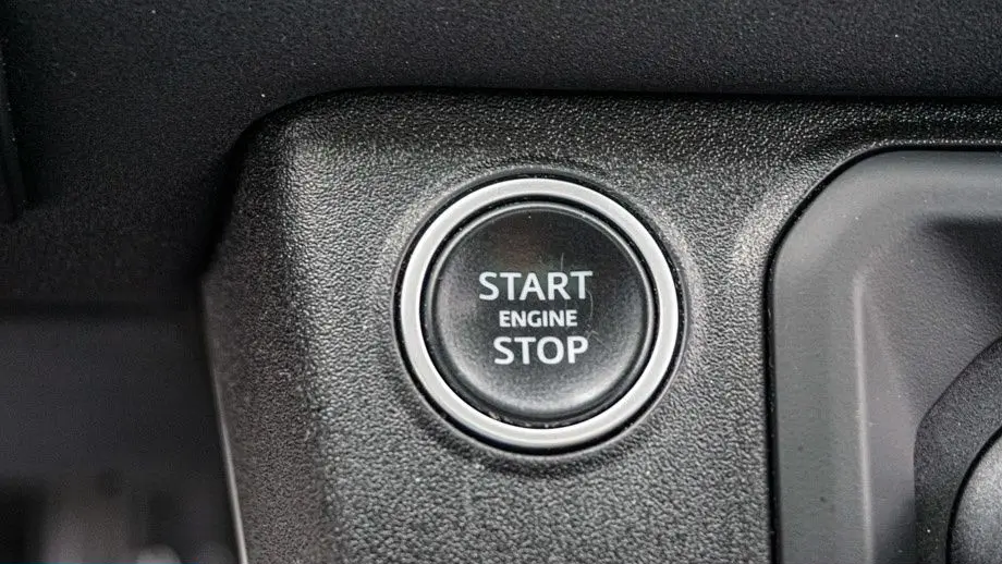 2022 Land Rover Defender 110 SE