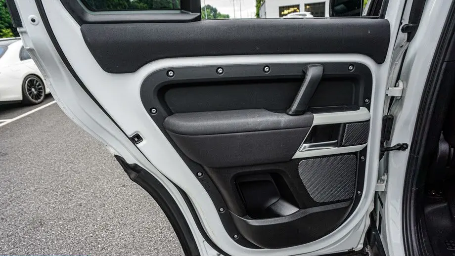 2022 Land Rover Defender 110 SE