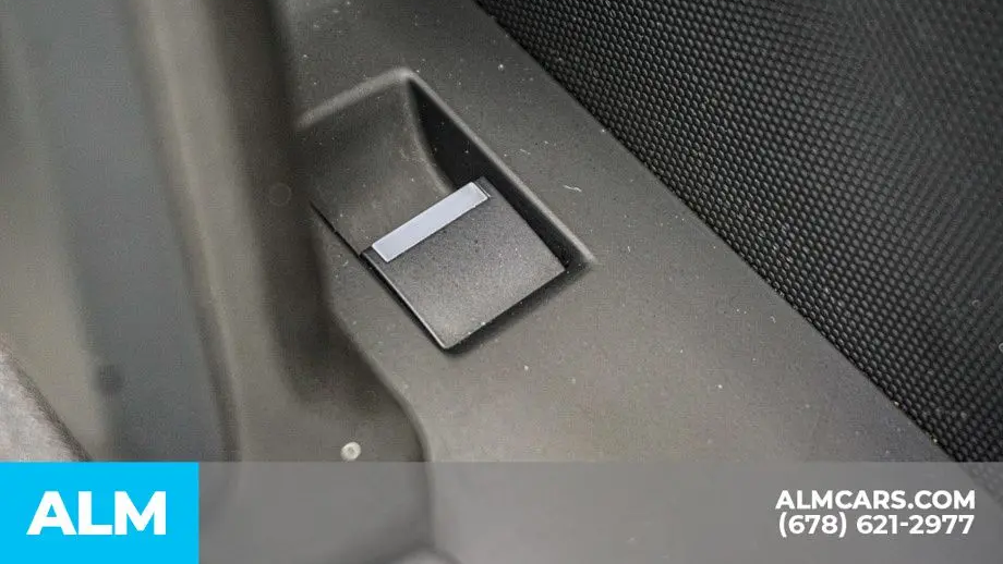 2022 Land Rover Defender 110 SE