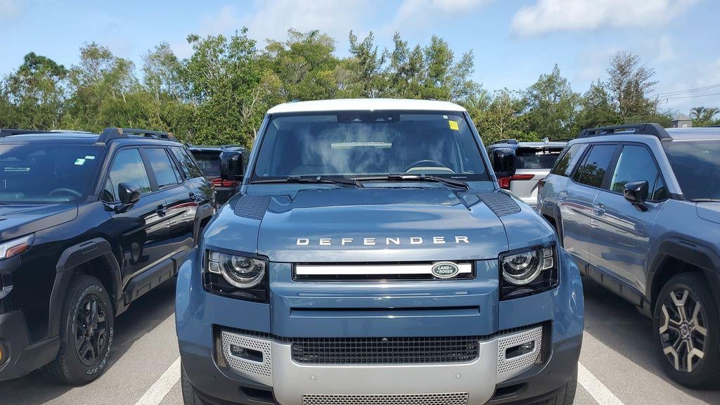 2022 Land Rover Defender 110 SE