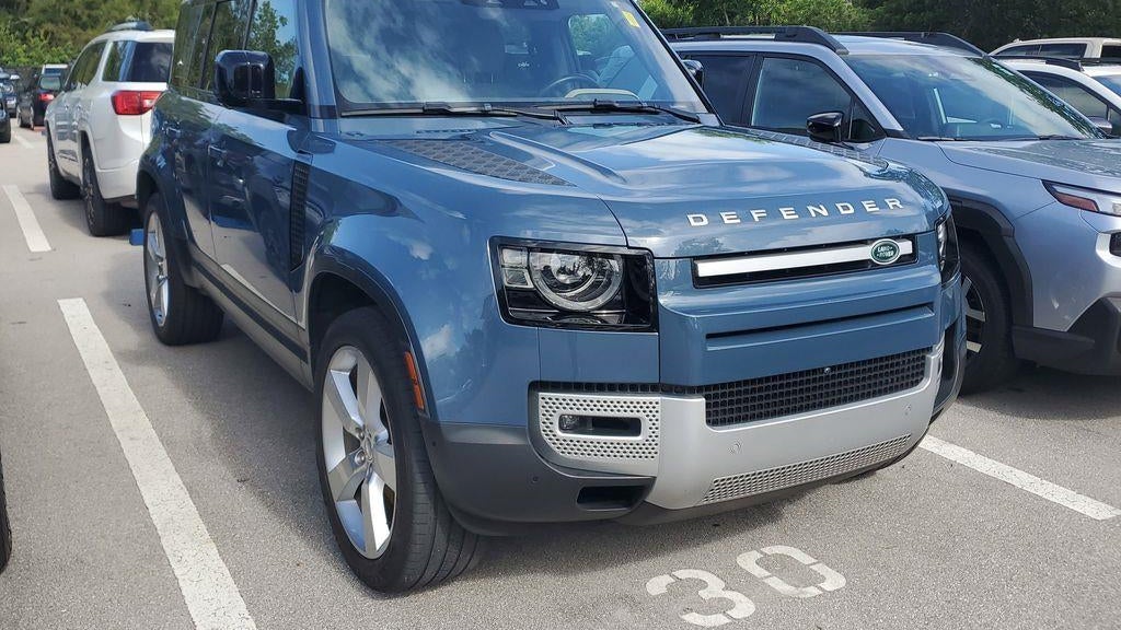 2022 Land Rover Defender 110 SE