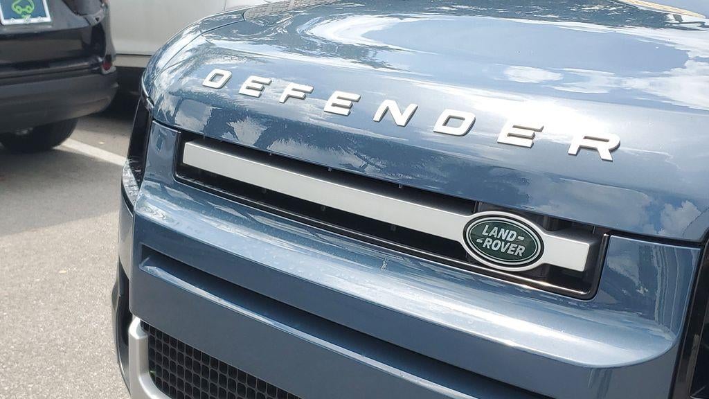 2022 Land Rover Defender 110 SE