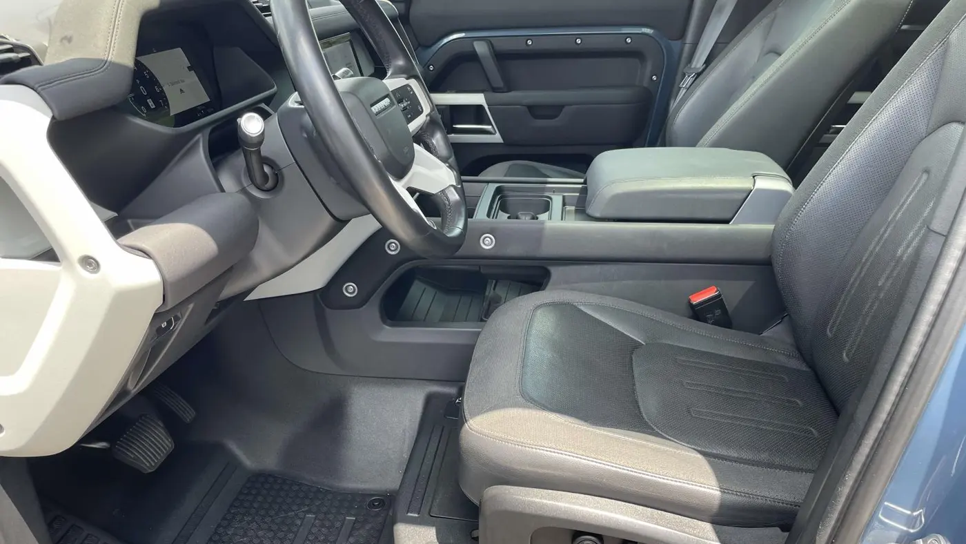 2020 Land Rover Defender 110 SE