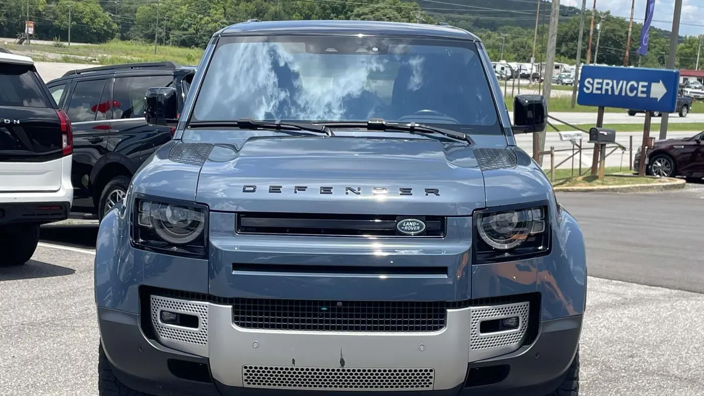 2020 Land Rover Defender 110 SE