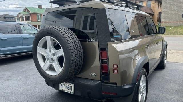 2020 Land Rover Defender 110 SE