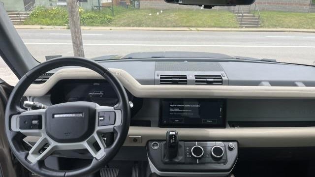 2020 Land Rover Defender 110 SE