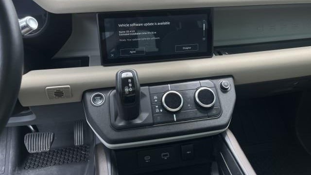 2020 Land Rover Defender 110 SE
