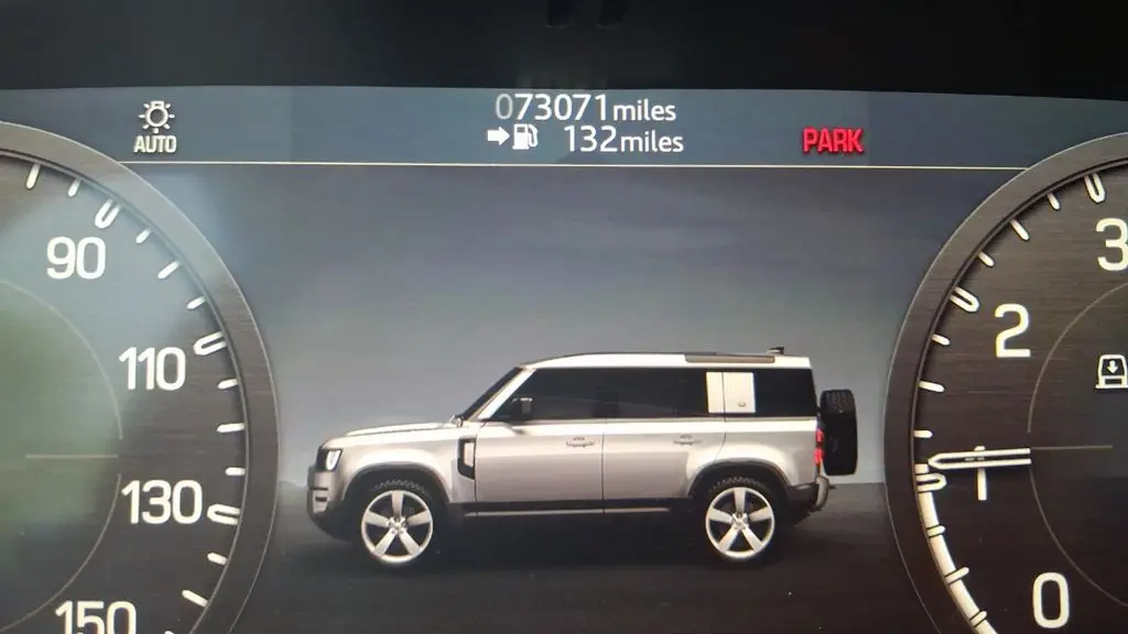 2020 Land Rover Defender 110 SE