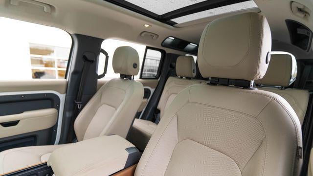 2023 Land Rover Defender 110 SE