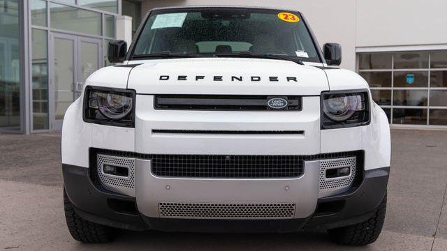 2023 Land Rover Defender 110 SE