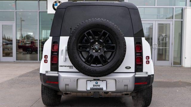 2023 Land Rover Defender 110 SE