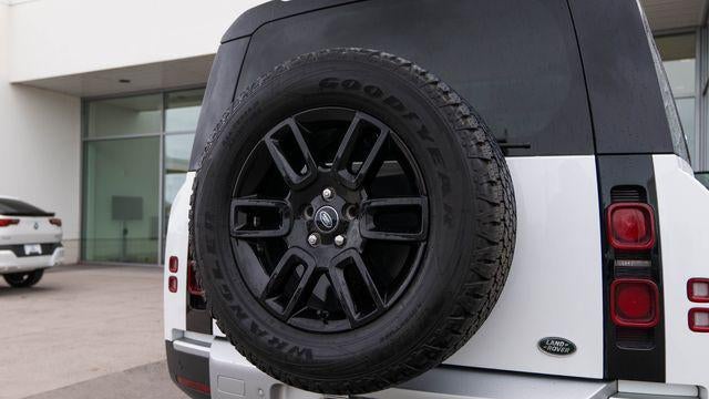2023 Land Rover Defender 110 SE