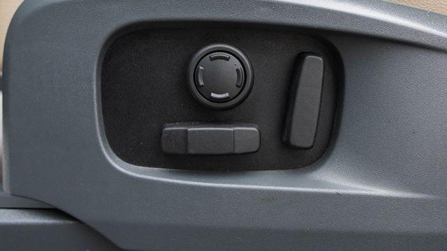 2023 Land Rover Defender 110 SE