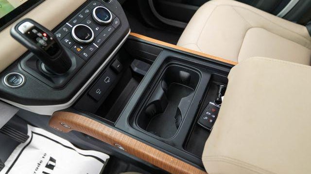 2023 Land Rover Defender 110 SE