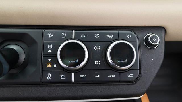 2023 Land Rover Defender 110 SE