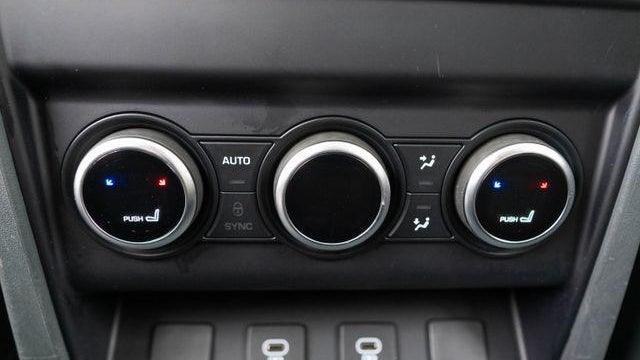 2023 Land Rover Defender 110 SE
