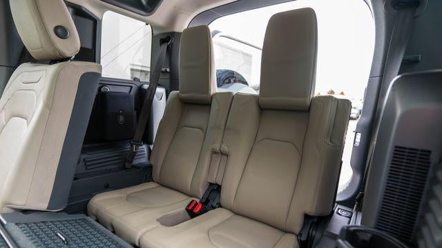 2023 Land Rover Defender 110 SE