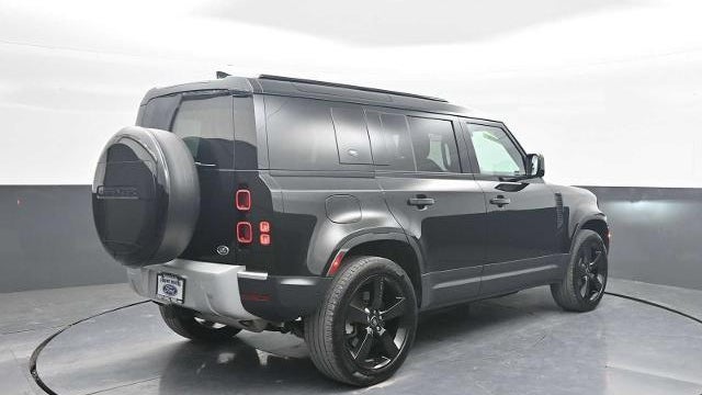 2023 Land Rover Defender 110 SE