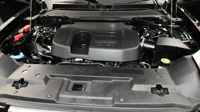 2023 Land Rover Defender 110 SE