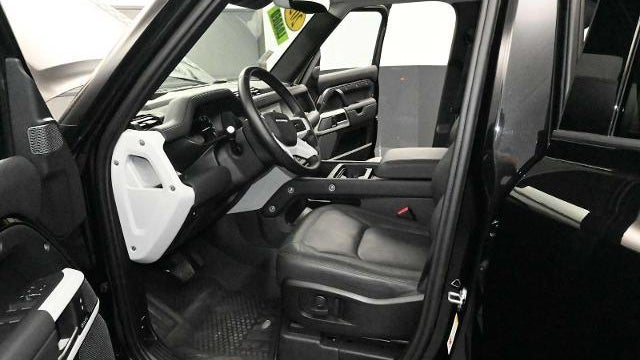 2023 Land Rover Defender 110 SE