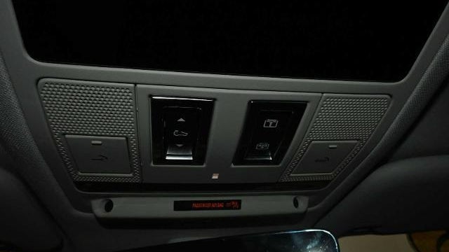 2023 Land Rover Defender 110 SE