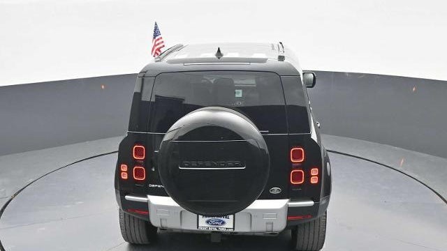 2023 Land Rover Defender 110 SE