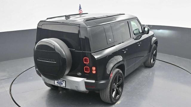 2023 Land Rover Defender 110 SE