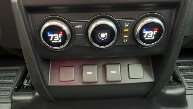 2024 Land Rover Defender 110 V8 P500 SE