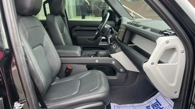 2024 Land Rover Defender 110 V8 P500 SE