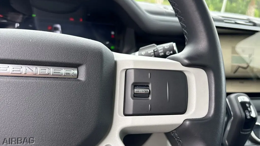 2024 Land Rover Defender 110 V8 P500 SE