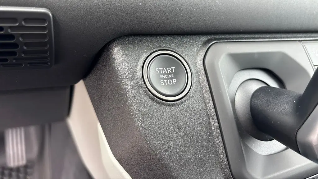 2024 Land Rover Defender 110 V8 P500 SE