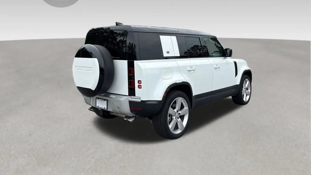 2024 Land Rover Defender 110 V8 P500 SE
