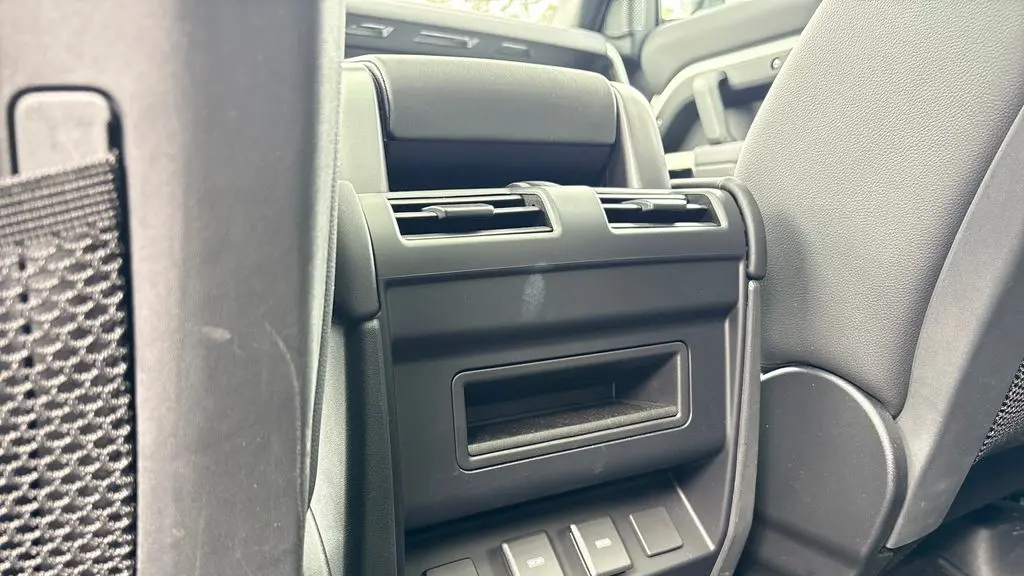 2024 Land Rover Defender 110 V8 P500 SE
