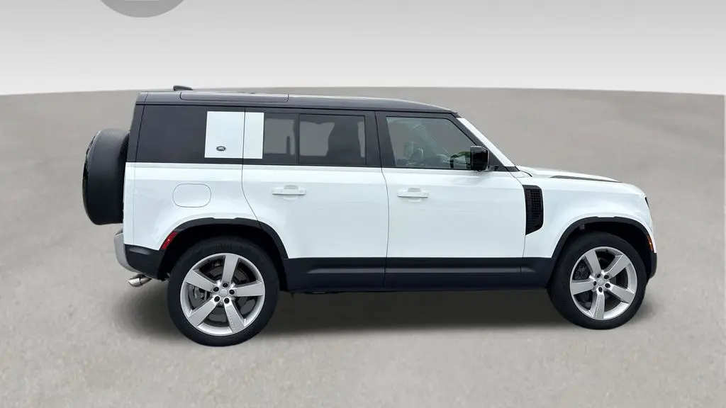 2024 Land Rover Defender 110 V8 P500 SE