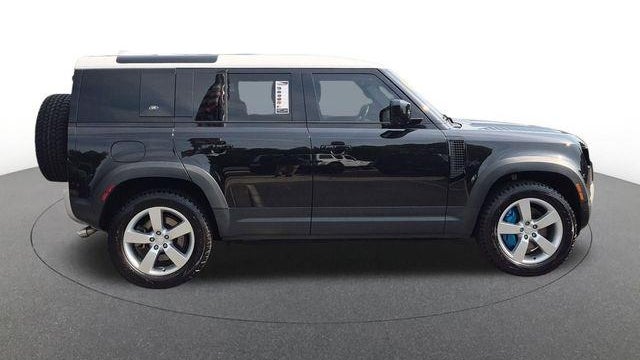 2024 Land Rover Defender 110 V8 P500 SE