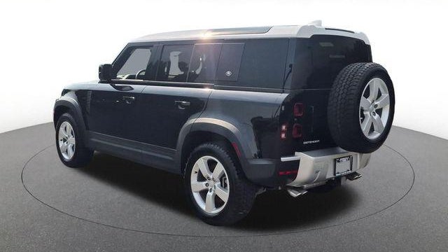 2024 Land Rover Defender 110 V8 P500 SE