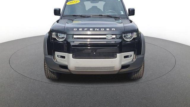 2024 Land Rover Defender 110 V8 P500 SE