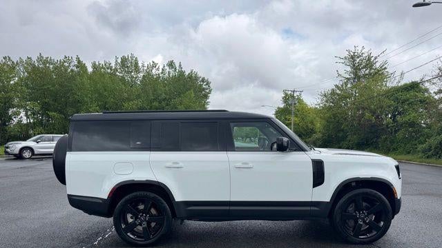 2023 Land Rover Defender 130 SE