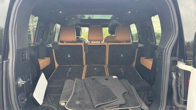 2023 Land Rover Defender 130 SE