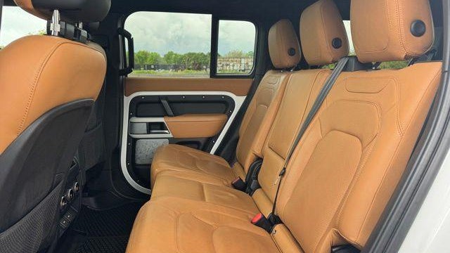 2023 Land Rover Defender 130 SE