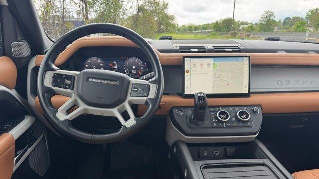 2023 Land Rover Defender 130 SE