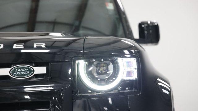 2023 Land Rover Defender 130 SE