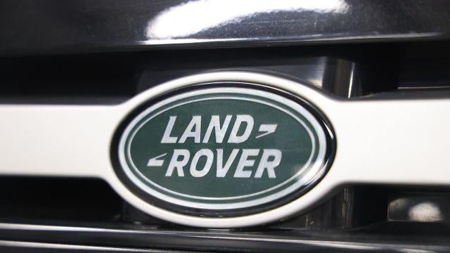 2023 Land Rover Defender 130 SE