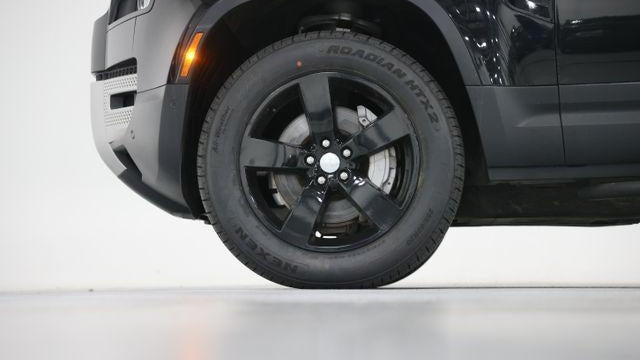 2023 Land Rover Defender 130 SE