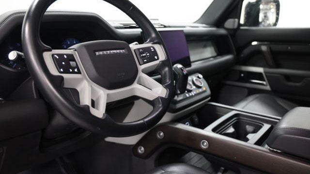 2023 Land Rover Defender 130 SE