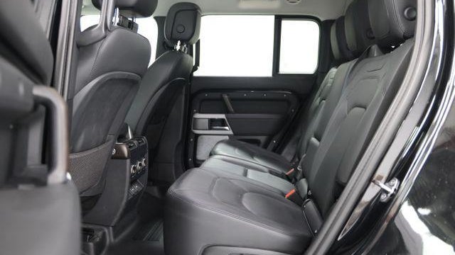 2023 Land Rover Defender 130 SE