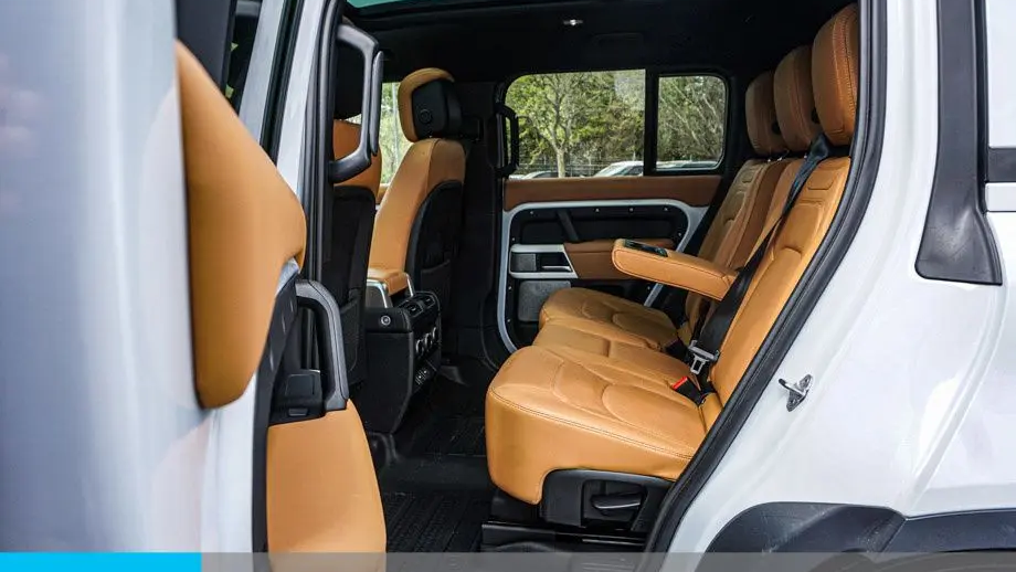 2023 Land Rover Defender 130 SE