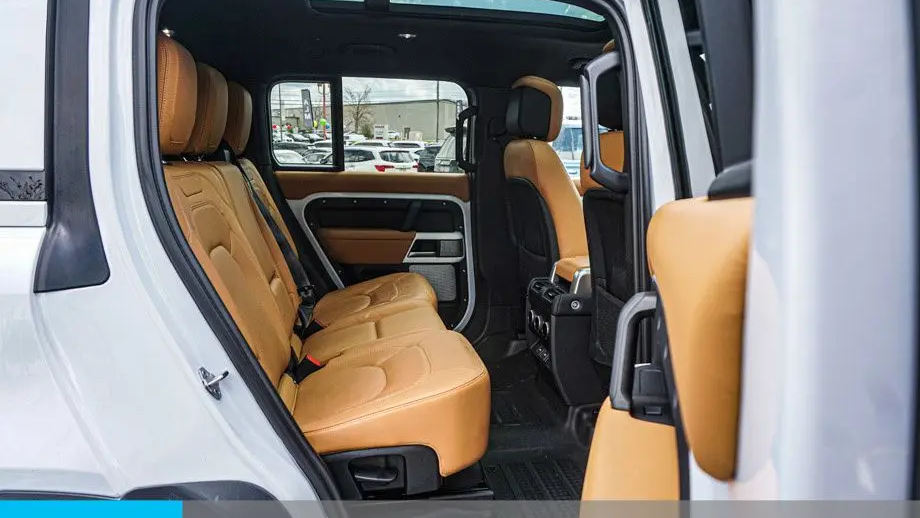 2023 Land Rover Defender 130 SE