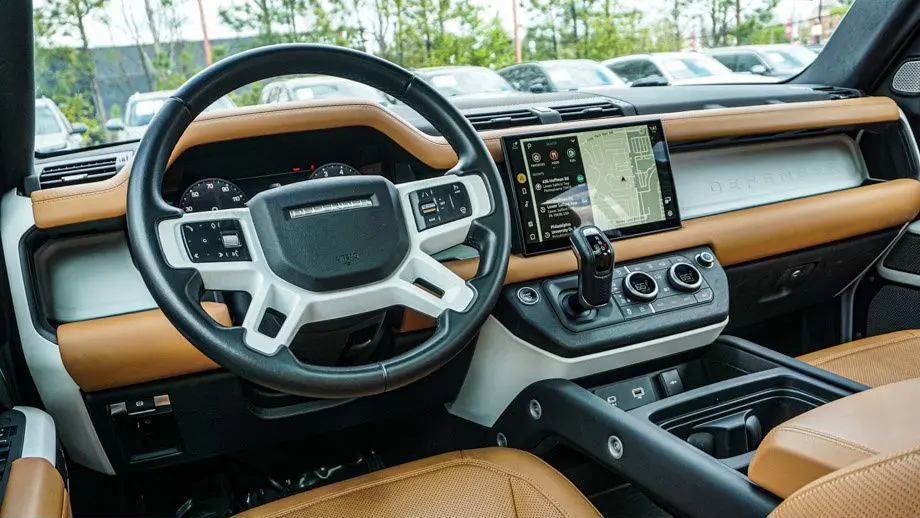 2023 Land Rover Defender 130 SE