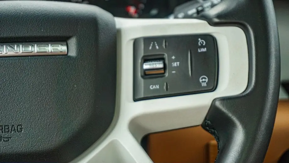 2023 Land Rover Defender 130 SE
